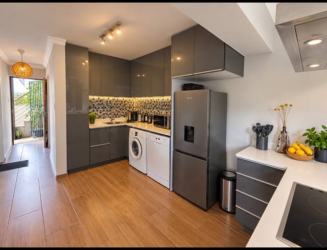 2 BEDROOM APARTMENT FOR SALE IN NORTHCLIFF